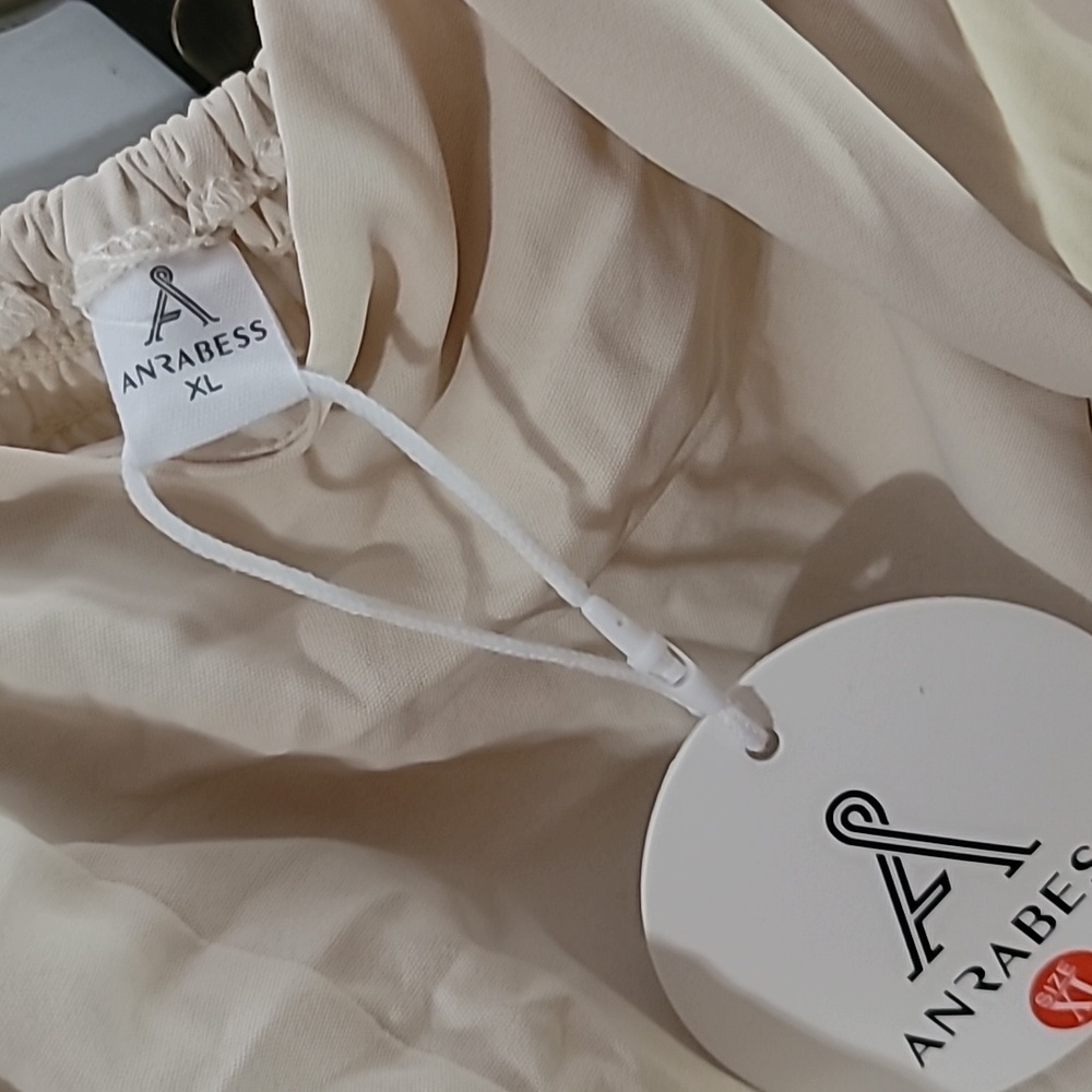 Chic Beige Midi Dress with Tie Waist - Picture 10 of 14